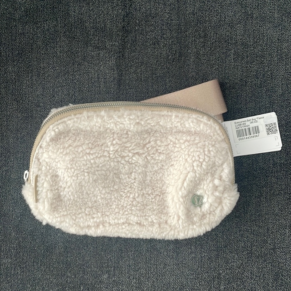 Brand new lulu lemon everywhere belt bag fleece